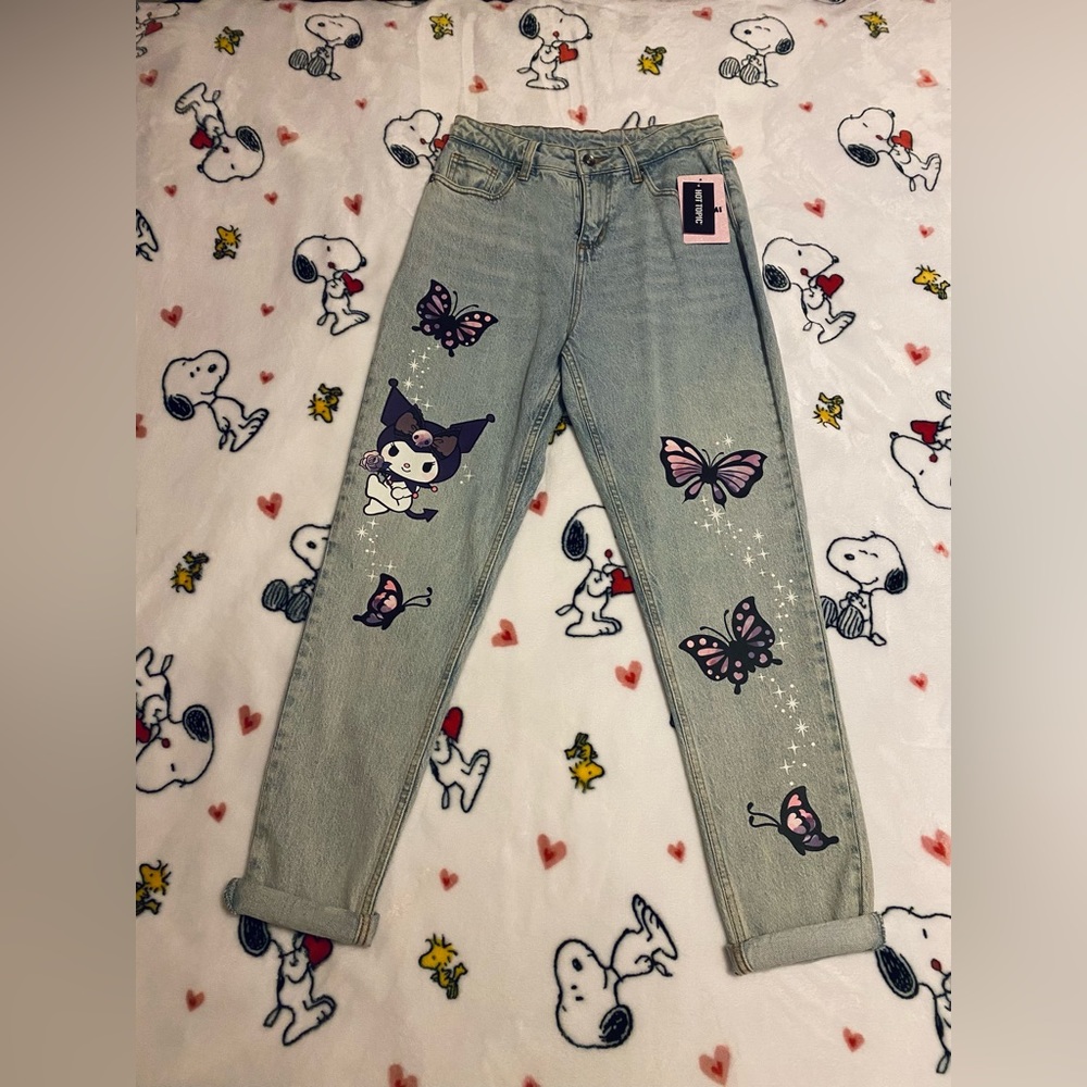 HOT TOPIC | Kuromi Butterfly Garden Mom Jeans - Picture 1 of 4